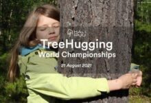 Минута отдыха Копать могилы и обнимать березы. Самые необычные соревнования мира Интересное 