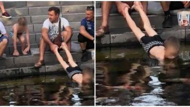 Минута отдыха С батей не скучно: в Краснодаре отец держал сына за ноги, пока тот доставал монетки (2 фото) Дети  Минута отдыха С батей не скучно: в Краснодаре отец держал сына за ноги, пока тот доставал монетки (2 фото) Дети