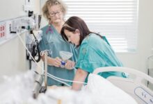 Минута отдыха «Врачи давили, но я не согласилась». Как изменились роды в эпоху пандемии Дети 