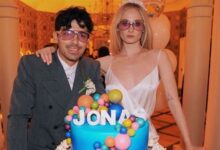 Минута отдыха Джо Джонас показал, как отметил день рождения с женой Софи Тернер Знаменитости 