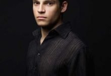 Минута отдыха Роман Васильев - актер, которому досталась роль Алексея Вронского в сериале «Анна К» от Netflix (12 фото) Знаменитости 