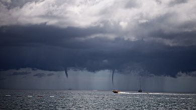 Минута отдыха Власти Сочи предупредили о возможных смерчах над морем Интересное  Минута отдыха Власти Сочи предупредили о возможных смерчах над морем Интересное