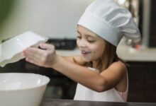 Минута отдыха «Ну кто же так делает?» Дочка все поняла, и желание готовить пропало Дети 