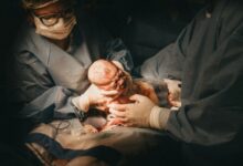 Минута отдыха «После кесарева у ребенка психологическая травма». Почему это миф Дети 