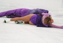 Минута отдыха Не лежать на льду, не прыгать вниз головой и одеваться прилично. 10 строгих правил для фигуристов Спорт 