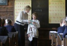 Минута отдыха «Зимой отапливаемся печкой, у многих семей нет компьютеров». Сельские учителя — анонимно и честно о своей работе Дети 