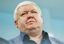 Минута отдыха Евгений Трефилов получил награду за многолетний вклад в развитие женского гандбола Спорт 