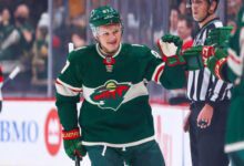 Минута отдыха Капризова просто не узнать! Российский форвард бросается в погоню за самим Овечкиным Спорт 