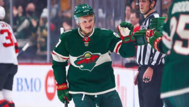 Минута отдыха Капризова просто не узнать! Российский форвард бросается в погоню за самим Овечкиным Спорт  Минута отдыха Капризова просто не узнать! Российский форвард бросается в погоню за самим Овечкиным Спорт