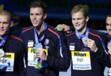 Минута отдыха Россияне завоевали серебро в эстафете на чемпионате мира по плаванию на короткой воде Спорт 