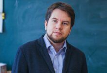 Минута отдыха «Я прочитаю “Муму”, но для чего?» Учитель Антон Скулачев — о проекте новой программы по литературе Дети 