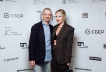 Минута отдыха Dress Code. В Москве после реконструкции открылся Театр на Бронной. Среди гостей — Ксения Собчак, Людмила Нарусова, Светлана Бондарчук Знаменитости 