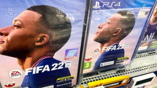 Сборную России и российские клубы удалили из игры FIFA 22, в «любимых командах» их заменил «ПСЖ»