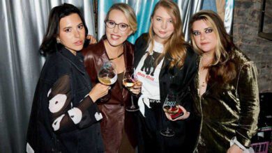 Минута отдыха Dress Code. В Москве прошла вечеринка "Антиглянца". Среди гостей — Ксения Собчак, Мария Миногарова, Ксения Соловьева, Александр Терехов Знаменитости  Минута отдыха Dress Code. В Москве прошла вечеринка "Антиглянца". Среди гостей — Ксения Собчак, Мария Миногарова, Ксения Соловьева, Александр Терехов Знаменитости