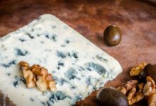 Минута отдыха Опасно ли употреблять в пищу сыр с плесенью? Интересное 