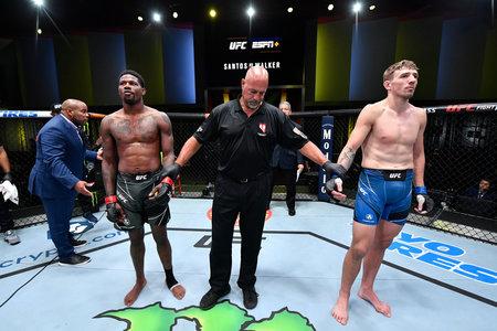 «Мой любимый персонаж — Бэтмен». Боец UFC в третий раз обезвредил опасного преступника