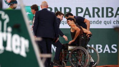 Минута отдыха Теннисист заорал от боли и покинул корт в инвалидном кресле. Жуть в полуфинале «Ролан Гаррос» Спорт  Минута отдыха Теннисист заорал от боли и покинул корт в инвалидном кресле. Жуть в полуфинале «Ролан Гаррос» Спорт
