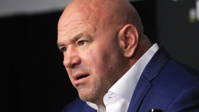 Минута отдыха Россиянин шокировал главу UFC. Ворвался в клетку во время поединка и выгнал бойцов Спорт  Минута отдыха Россиянин шокировал главу UFC. Ворвался в клетку во время поединка и выгнал бойцов Спорт