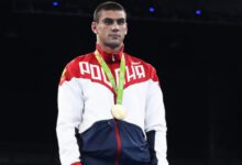 Минута отдыха «Извини, решают судьи». Российского чемпиона заставили просить прощения за победу Спорт 