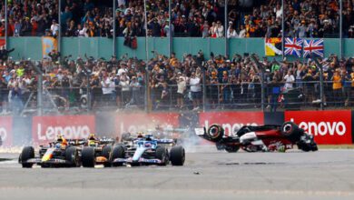 Минута отдыха Страшная авария на «Формуле-1». Перевернутый болид летел прямо в зрителей Спорт  Минута отдыха Страшная авария на «Формуле-1». Перевернутый болид летел прямо в зрителей Спорт