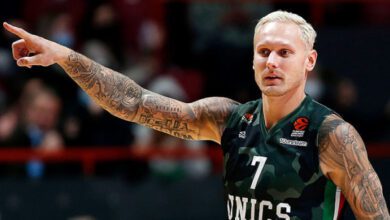 Минута отдыха Баскетболист Янис Тимма страстно помял попу Анне Седоковой в стрингах на пляже Спорт  Минута отдыха Баскетболист Янис Тимма страстно помял попу Анне Седоковой в стрингах на пляже Спорт