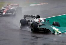 Минута отдыха Трактор выехал на трассу «Формулы-1» и напугал пилотов. Кошмар на Гран-при Японии Спорт 