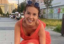 Минута отдыха 56-летнюю Наталью Штурм раскритиковали за фото с огромной голой грудью на столе Знаменитости 