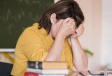 Минута отдыха «Мы берем по четыре нагрузки и падаем». Учителя — анонимно и честно о работе в 2022 году Дети 