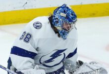 Минута отдыха «Пьяный идиот». Свитер российского вратаря выбросили на лёд в НХЛ Спорт 