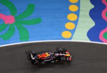 Минута отдыха Ферстаппен прорвался с 15-й на вторую позицию в Гран-при Саудовской Аравии, гонку выиграл Перес Спорт 