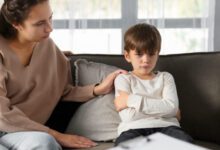 Минута отдыха Ребенок грызет ногти — это тревога. 7 способов с ней справиться Дети 