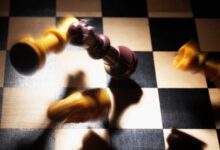 Минута отдыха Участник шахматного турнира в Петербурге избил доской троих человек, у одного из пострадавших оторвано ухо Спорт 