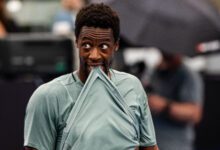 Минута отдыха Звёздный теннисист набросился на зрителя прямо во время матча. Что его взбесило? Спорт 