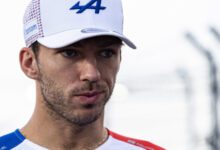 Минута отдыха Жуткая авария в Формуле-1. Пилот улетел в забор и угробил болид Спорт 