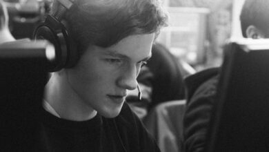 Минута отдыха Ведущий Team Spirit постригся налысо после победы команды на The International по Dota 2 Спорт  Минута отдыха Ведущий Team Spirit постригся налысо после победы команды на The International по Dota 2 Спорт