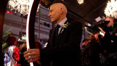 Минута отдыха Чемпион «Формулы‑1» Вильнёв стал первым гонщиком, который женился на трассе Спорт  Минута отдыха Чемпион «Формулы‑1» Вильнёв стал первым гонщиком, который женился на трассе Спорт