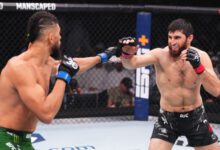 Минута отдыха Российский боец жестко ответил на свист американцев. Вырубил клоуна ударом в челюсть. Видео Спорт 