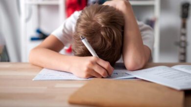 Минута отдыха «Сначала сын не делает уроки, а потом сидит над ними до ночи». 5 советов нейропсихолога Дети 