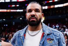 Минута отдыха Рэпер Дрейк проиграл $700 тысяч, поставив на Стриклэнда в поединке с Дю Плесси Спорт 