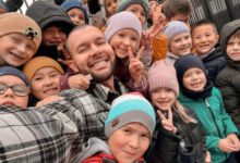 Минута отдыха «А можете меня на ручки взять?» Кирилл Арефьев — о жизни учителя в начальной школе Дети 