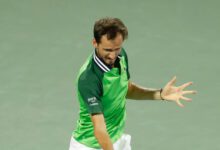 Минута отдыха Медведев одержал волевую победу над Сонего и вышел в 1/4 финала турнира в Дубае Спорт 