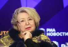 Минута отдыха Самолет с Татьяной Тарасовой на борту выкатился за пределы ВПП Знаменитости 