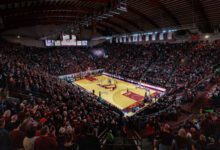 Минута отдыха В США баскетбольный матч закончился массовой дракой во время рукопожатия игроков Спорт 