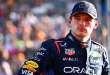 Минута отдыха Ферстаппен выиграл квалификацию Гран‑при Австралии, Сайнс — второй Спорт 