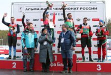 Минута отдыха Знаменитый российский биатлонист получил золото из рук отца. Как же трогательно! Спорт 