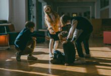 Минута отдыха Ребенка травят в школе, а родители подают в суд. В Госдуме готовят закон о буллинге Дети 