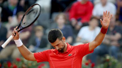 Минута отдыха Джоковичу разбили голову бутылкой. Звезда тенниса скорчился от боли на глазах растерянной толпы Спорт 