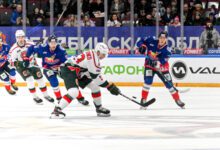 Минута отдыха Хоккеист Марченко: «Когда играешь и тренируешься с иностранцами, повышаешь свой уровень» Спорт 