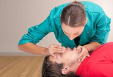 Минута отдыха Почему при искусственном дыхании уже отработанный воздух приводит человека в чувство? Интересное 