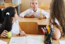 Минута отдыха «Ребенок поет на уроках и отказывается писать сочинения» Дети 